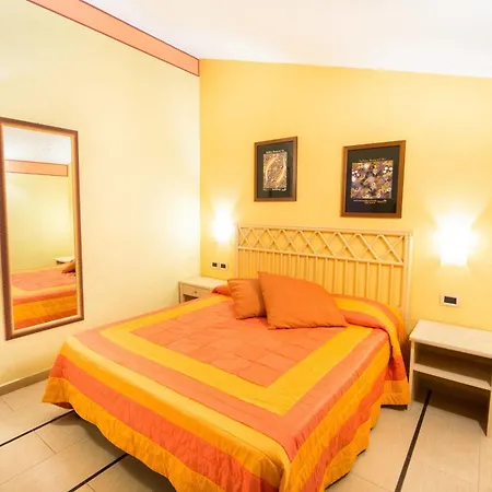 Hotel apartamentowy World Village Diano Marina