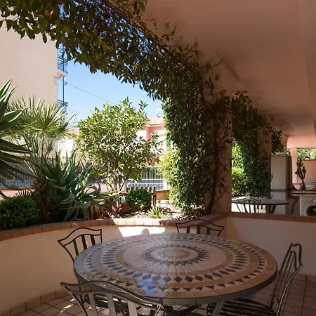 Aparthotel World Village 3*