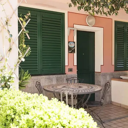 World Village Aparthotel 3*