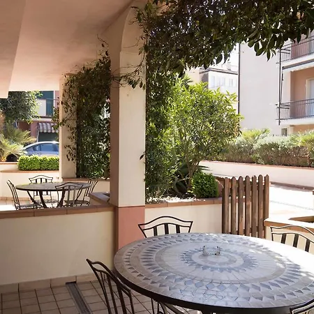 World Village Aparthotel