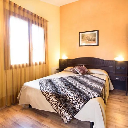 World Village Aparthotel 3*